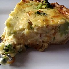 A picture of Caramelized Onion And Broccoli Quiche.