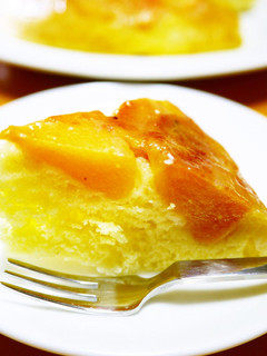 A picture of Persimmon Cake In a Frying Pan.