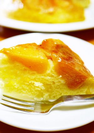 A picture of Persimmon Cake In a Frying Pan.