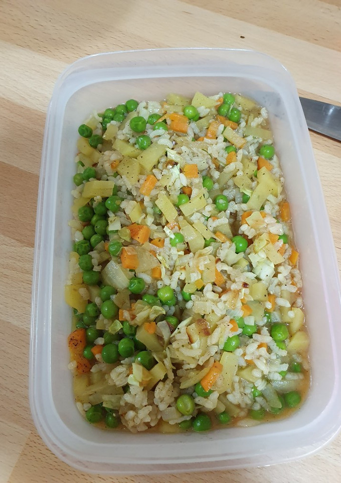Una foto de Sopa de arroz con verduras