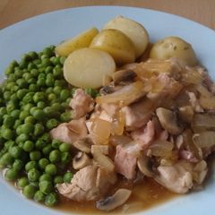 A picture of Vickys Chicken & Bacon Casserole, GF DF EF SF NF.