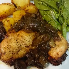 A picture of Chicken chasseur, for 2.