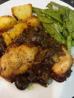 A picture of Chicken chasseur, for 2.
