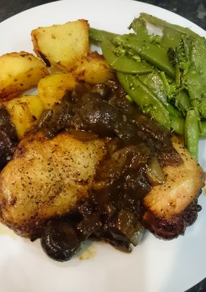 A picture of Chicken chasseur, for 2.