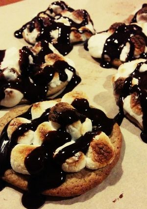 A picture of S'mores Cookies.