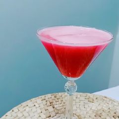 A picture of Pomegranate fresh juice.