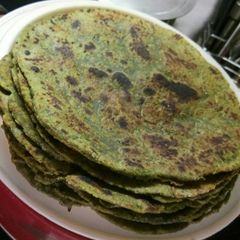 A picture of Palak coriander thepla.