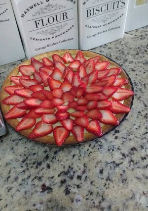 Una foto de Kuchen frutilla y crema pastelera