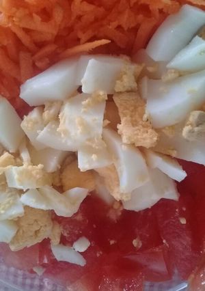 Una foto de Ensaladita rápida y rica.!!!🤗😉🍅