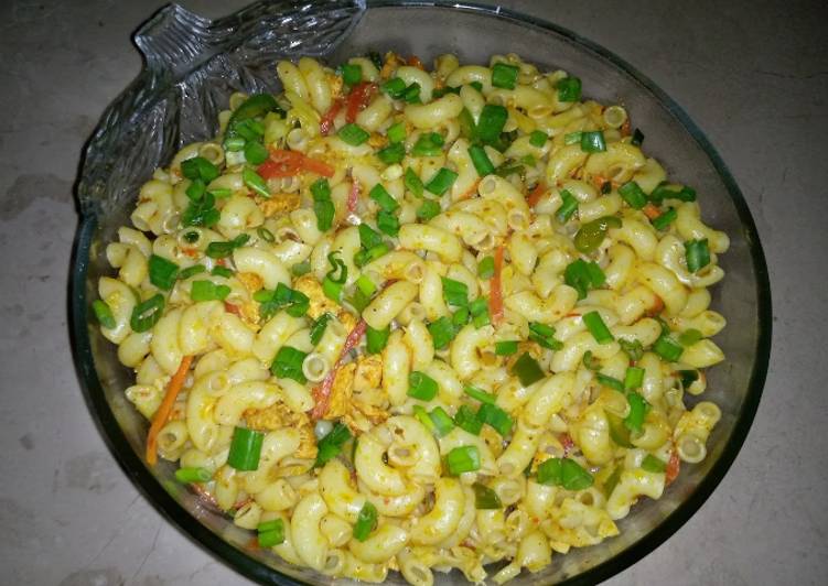 Tasty and spicy chicken macroni