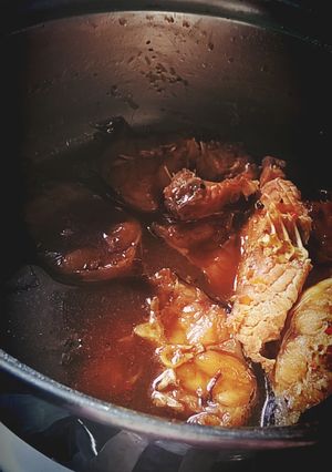 Hình của món Cá ngát kho cay.