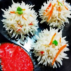 A picture of Magic flower chicken momos.