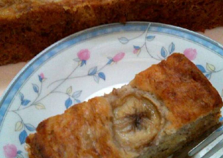 Eggless banana cake