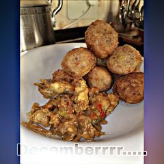 A picture of Yam balls.
