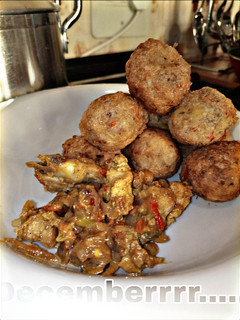 A picture of Yam balls.