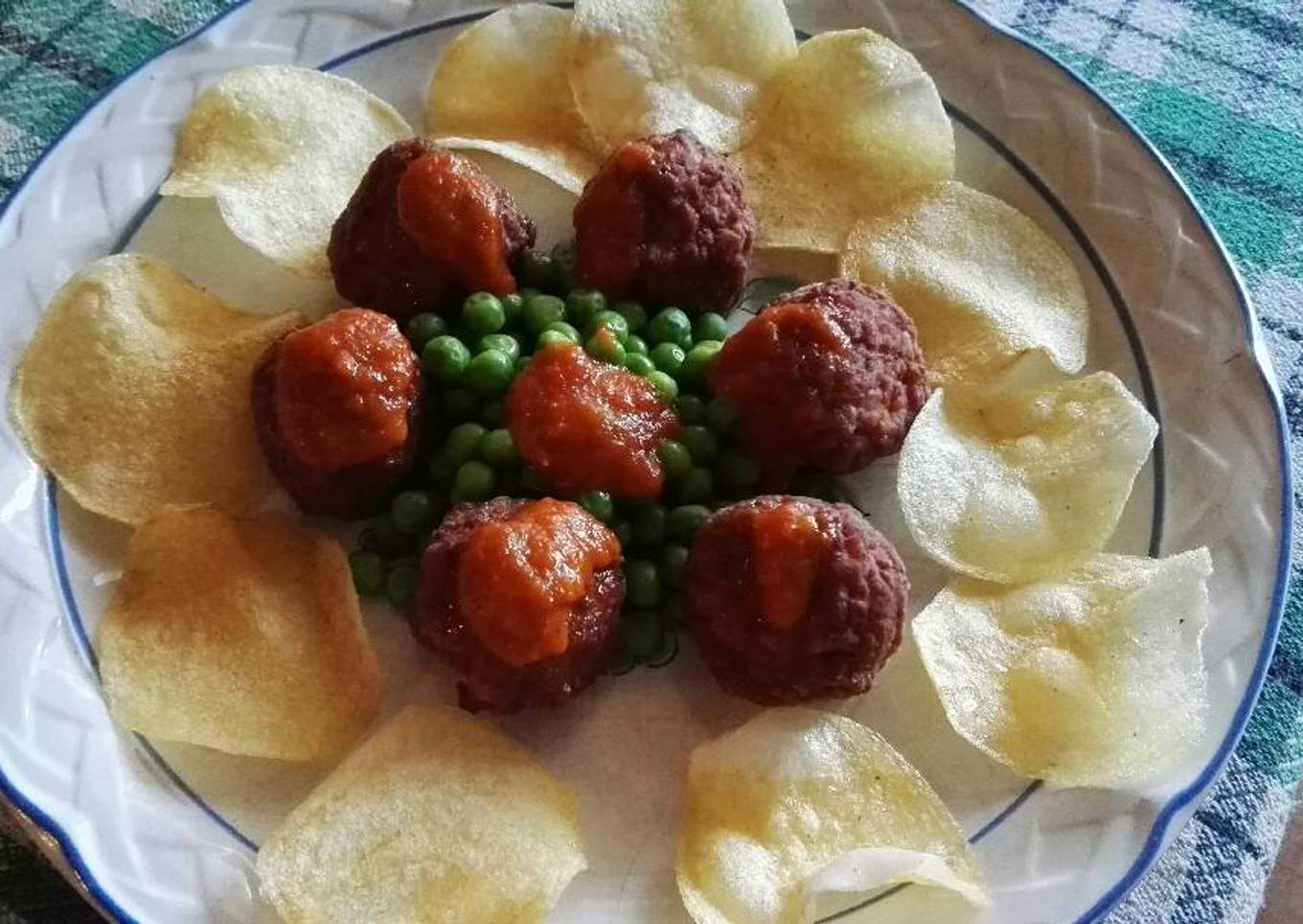 Albóndigas con chips caseras