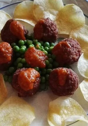 Una foto de Albóndigas con chips caseras