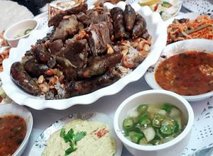 صورة لوصفة رز بالخلطه الليبي ومصارين