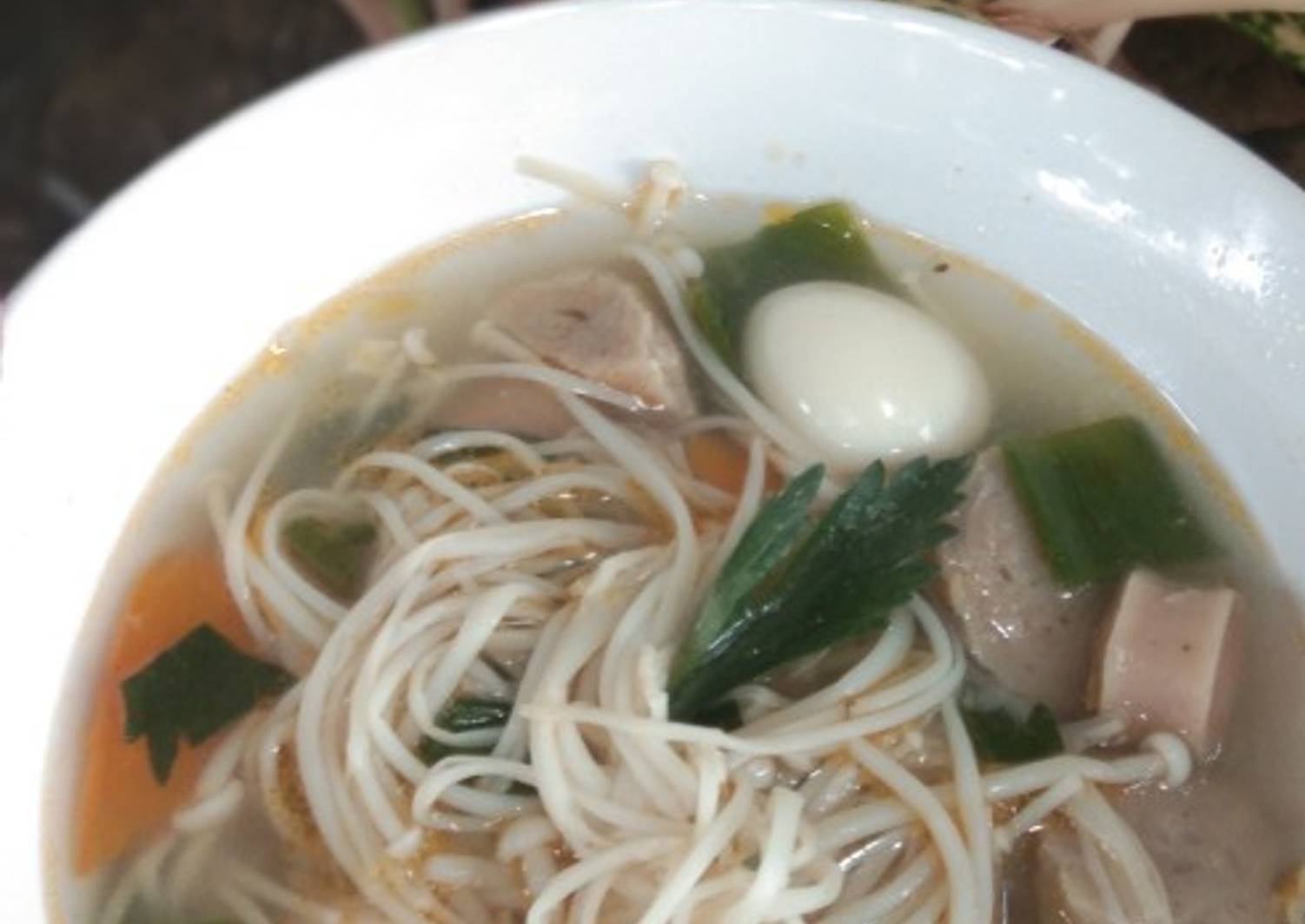 Resep Sup Jamur Enokitake With Sosis Bakso Dan Telur Puyuh Oleh Albauy