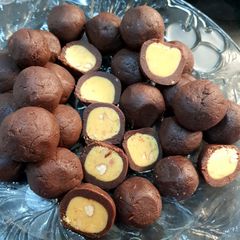 A picture of Oreo chocolate balls.