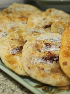 A picture of Easy peasy fig + pistachio wafers.