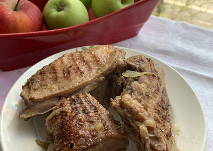 Утка с яблоками в мультиварке