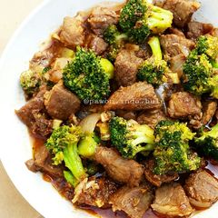 A picture of Beef and Broccoli Stir Fry.