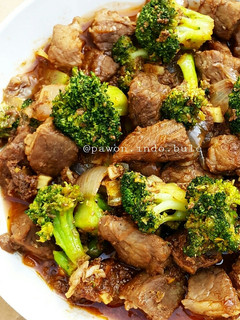 A picture of Beef and Broccoli Stir Fry.