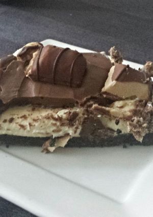 A picture of Oreo Milka Kinderbueno Nutella Cheesecake.