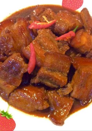 Hình của món Thịt ba chỉ kho nước dừa.