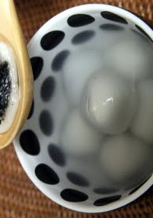 A picture of Zhīma Tāngyuán Black Sesame Dumplings.