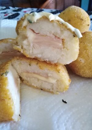 Una foto de Croquetas de papa rellenas