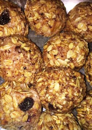 Una foto de Trufas de arándanos y granola