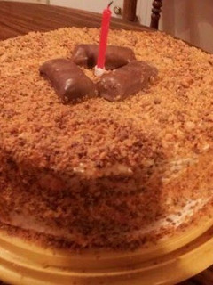 A picture of Butterfinger crumb cake.