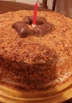 A picture of Butterfinger crumb cake.