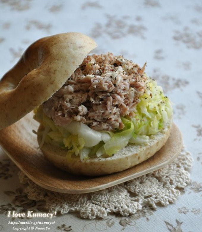 Bagel Sandwich Loaded With Cabbage And Tuna Recipe by