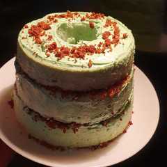 รูปของ Klepon Cloud Cake/ Angel Food Cake