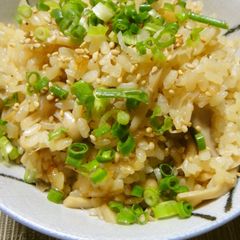 A picture of Easy Mushroom Rice that Anyone Can Make.