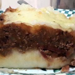 A picture of Ground beef and mashed potato bake.