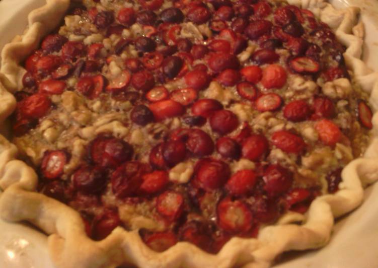 maple-walnut cranberry pie