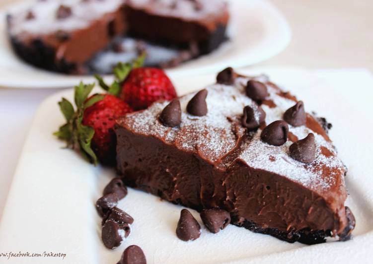 Steps to Make Ultimate Oreo nutella peanut butter cheesecake.