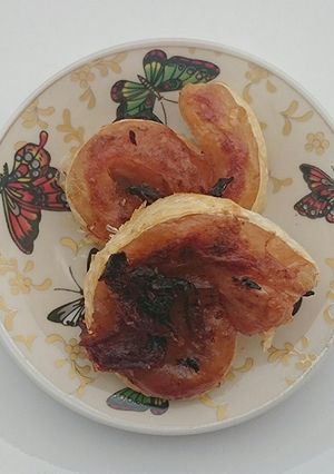 A picture of Buttered Salmon Rolls.