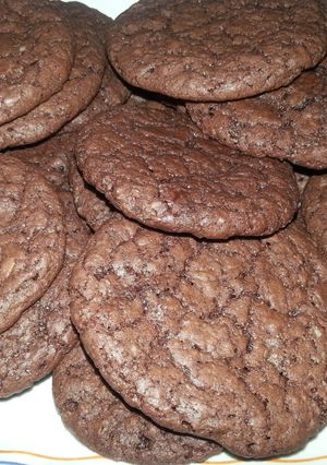 A picture of Chocolate chewy oatmeal cookies.