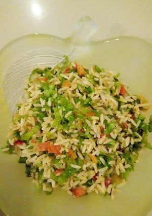 A picture of Stir fried salad rice.