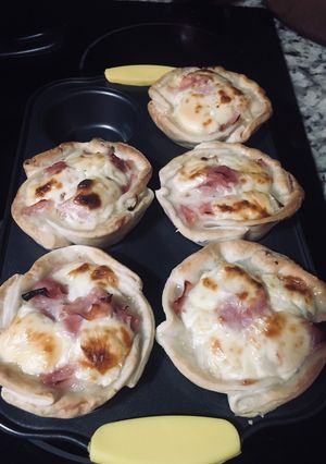 Una foto de Canastitas con jamón y queso