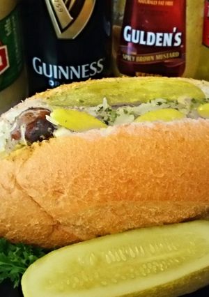 A picture of Mike's Chicago Stadium Brats.