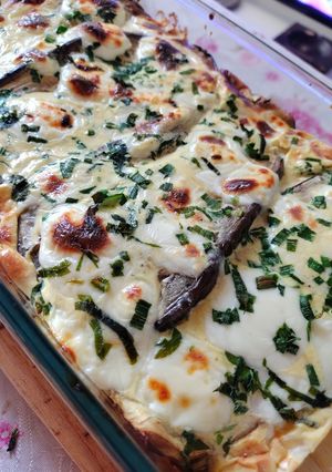 Una foto de Lasagna de berenjenas con jamón y queso. Una delicia 😋