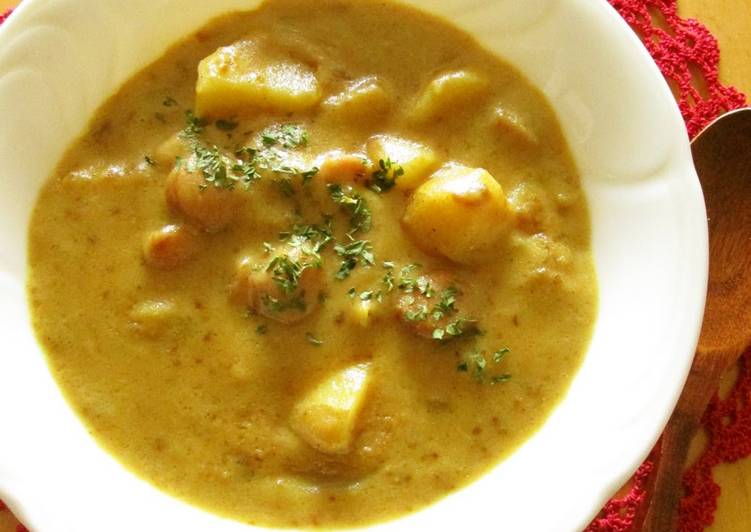 Learn How To Potato and Wiener Sausage Curry Soup