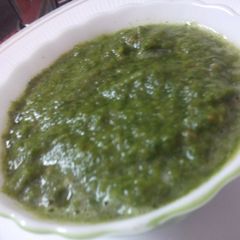 A picture of Hari Chutney (green dip).
