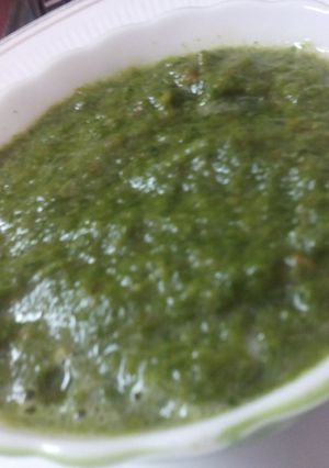 A picture of Hari Chutney (green dip).